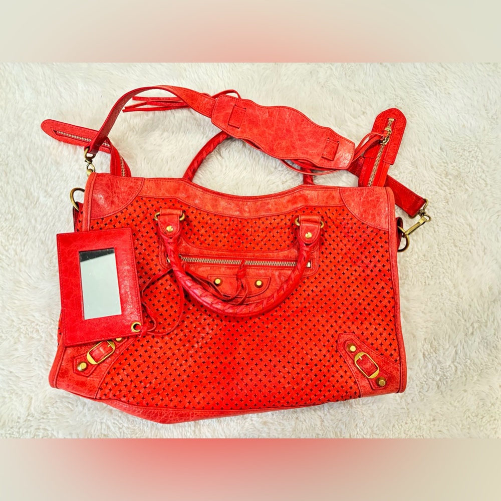 BALENCIAGA 
Agneau Laser Cut Cross Classic Gold Hardware City Tomate